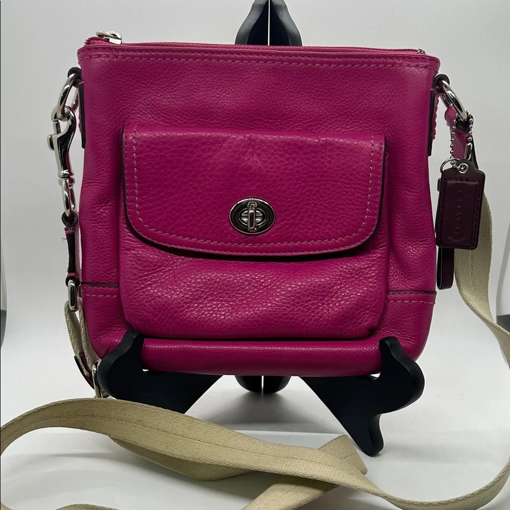 Coach Fuchsia Pink Leather Detachable Strap Crossbody Bag Purse 🌸🌸 - Picture 1 of 9